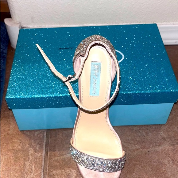 Blu by Betsy Johnson Champagne Heels 👠 - Picture 5 of 11
